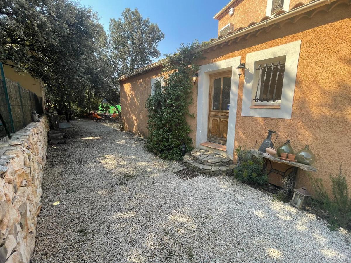مبيت وإفطار Russan Le Calme De La Garrigue المظهر الخارجي الصورة