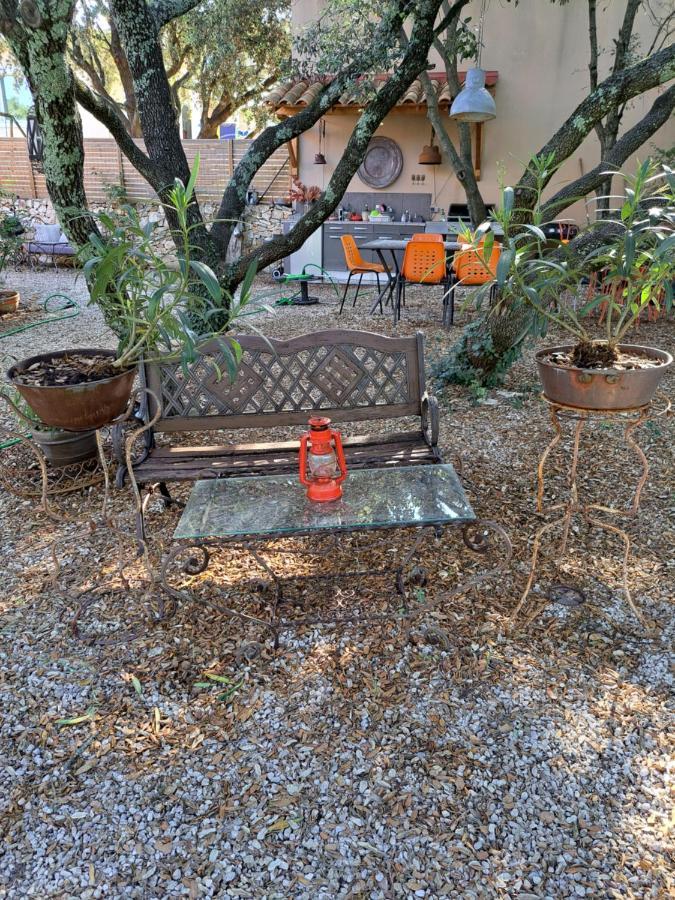مبيت وإفطار Russan Le Calme De La Garrigue المظهر الخارجي الصورة